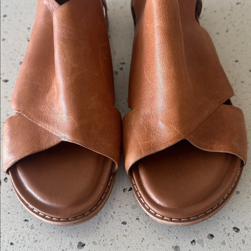 Sofft Cognac Brown Leather Sandals Open Toe Casual Comfortable Women’s Size 10M